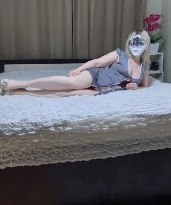 В Москве я создам для тебя незабываемый опыт и окуну в мир наслаждения. Мои услуги включают все, что ты можешь себе представить 😉 От расслабляющего массажа до страстного эскорта на важное мероприятие. У меня есть множество отзывов от довольных клиентов, которые говорят о моей профессиональности и умении доставить удовольствие. Посмотри мои фото, чтобы увидеть, какая я прекрасная и сексуальная! Жду твоего звонка, чтобы сделать наше свидание незабываемым. 💋 527, 39 лет