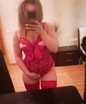 Искушенная фея с аппетитной фигурой готова погрузить тебя в океан наслаждения и удовольствия. Не упусти шанс окунуться в мир страсти в моих объятиях! 1180, 28 лет