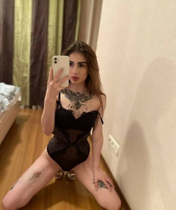 Мой опыт и нежность помогут тебе погрузиться в мир наслаждения. Предлагаю широкий спектр услуг, которые удовлетворят все твои фантазии. Я умею слушать, удовлетворять и угадывать желания. Фотографии подтверждают мою красоту и сексуальность, а отзывы моих клиентов говорят о моей незабываемой натуре. Не упускай возможности испытать вкус искушения. Жду встречи с тобой в Москве. 💋💫 1354, 23 года