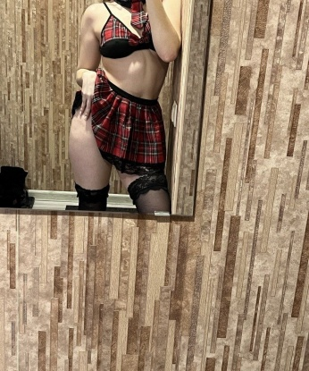 Жгучая брюнетка с аппетитной фигурой ждет в гости состоятельного мужчину. Гарантирую тебе незабываемые моменты и море удовольствия. 2257, 20 лет